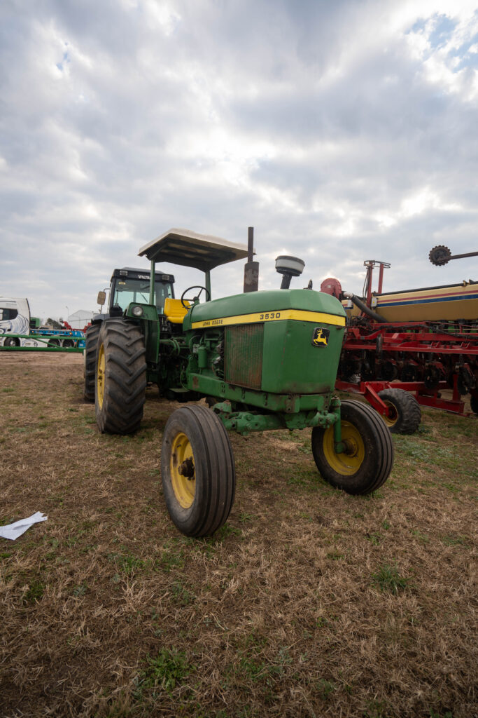 John Deere 3530
