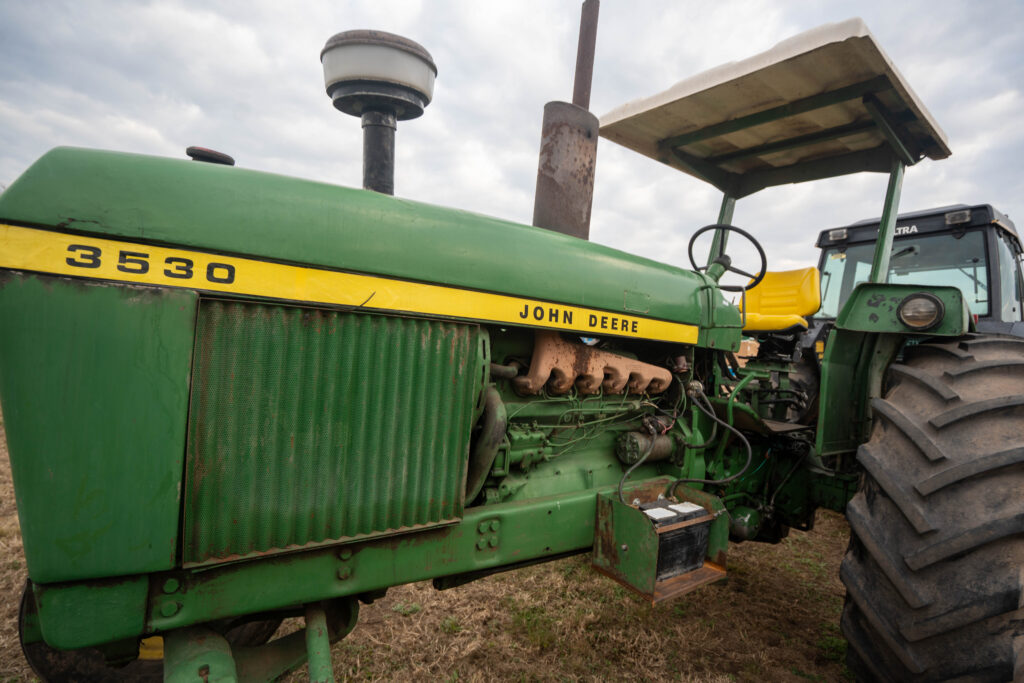 John Deere 3530
