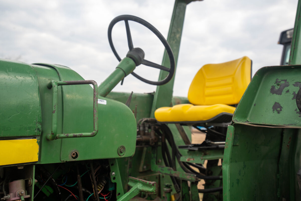 John Deere 3530