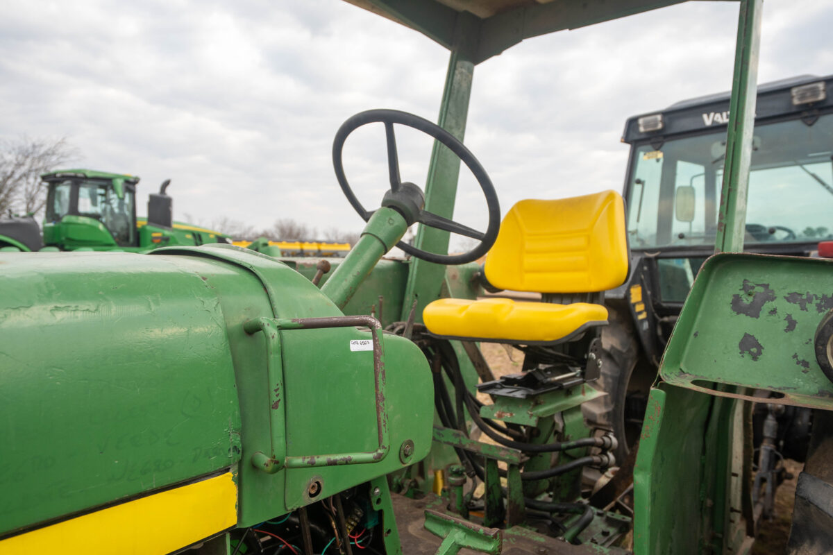 John Deere 3530
