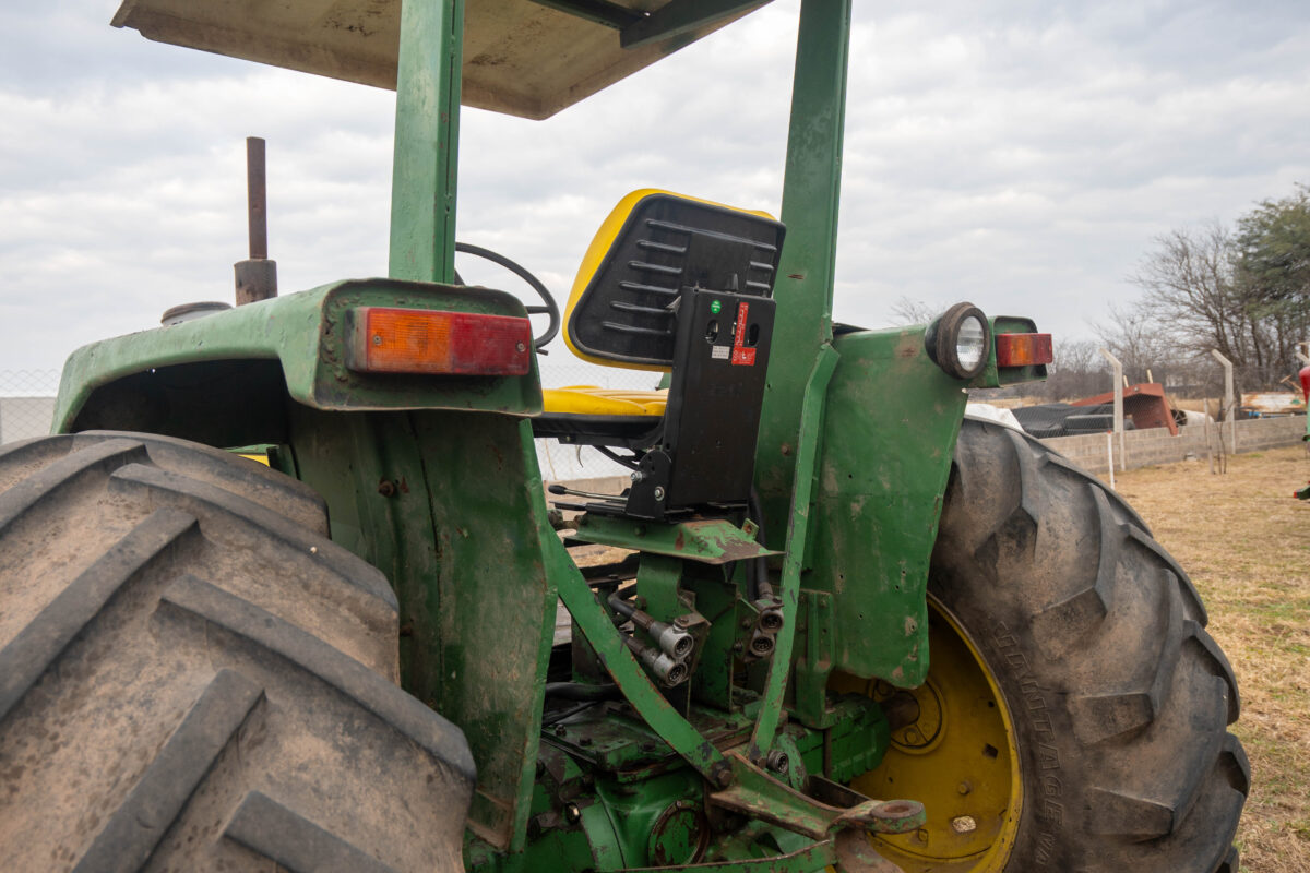 John Deere 3530