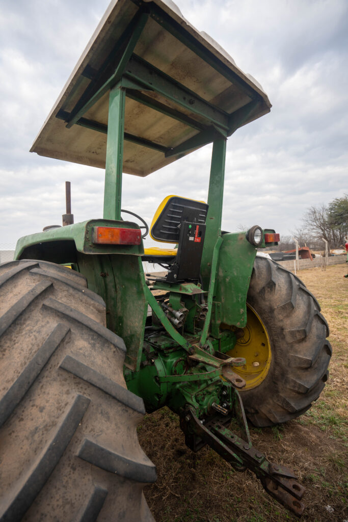 John Deere 3530