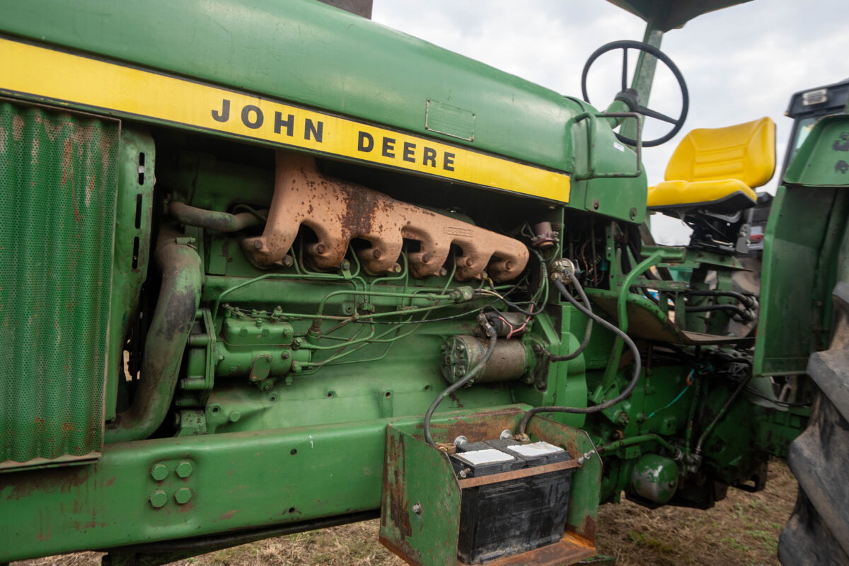 John Deere 3530