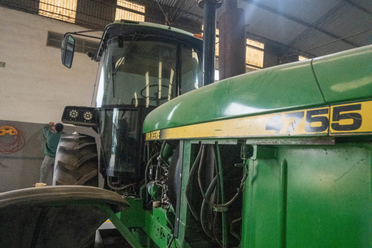 John Deere 4755