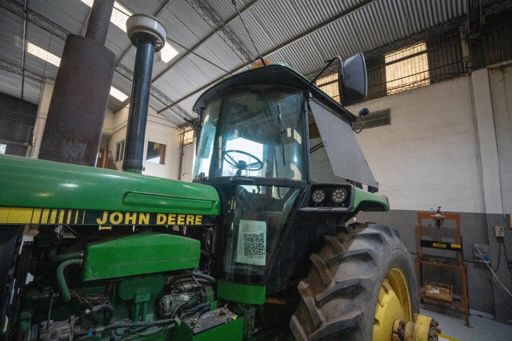 John Deere 4755