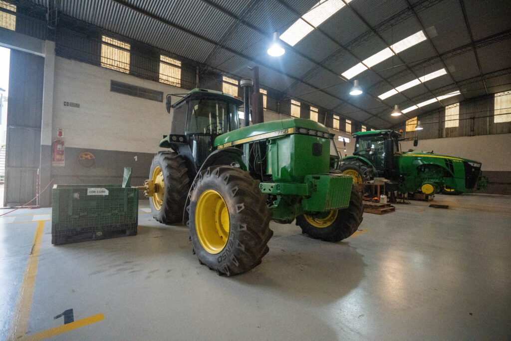 John Deere 4755