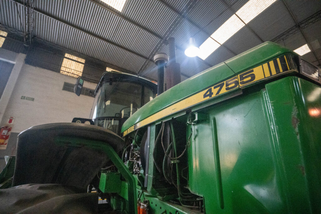 John Deere 4755