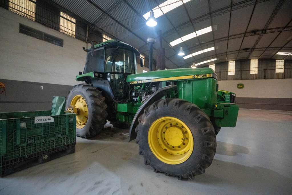 John Deere 4755