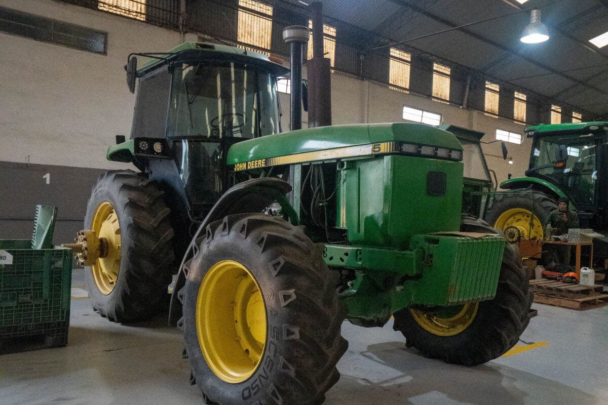 John Deere 4755