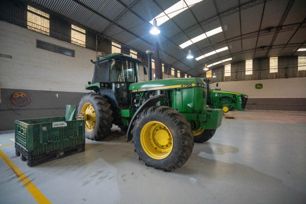 John Deere 4755