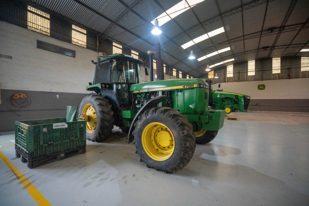 John Deere 4755
