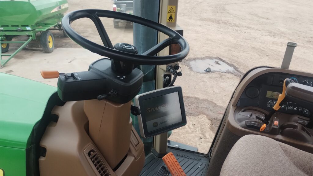 John Deere 7215J