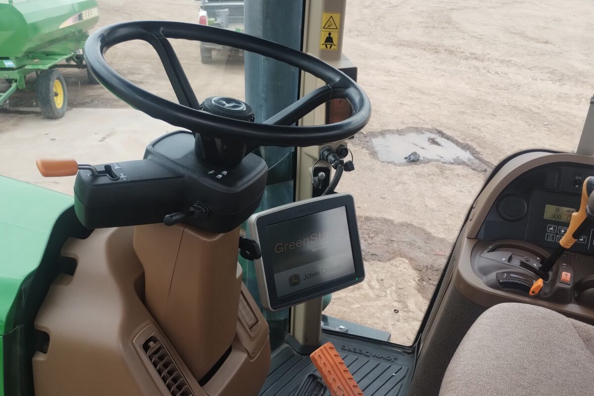 John Deere 7215J