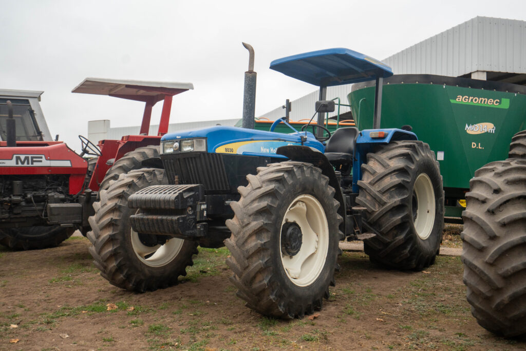 New Holland 8030