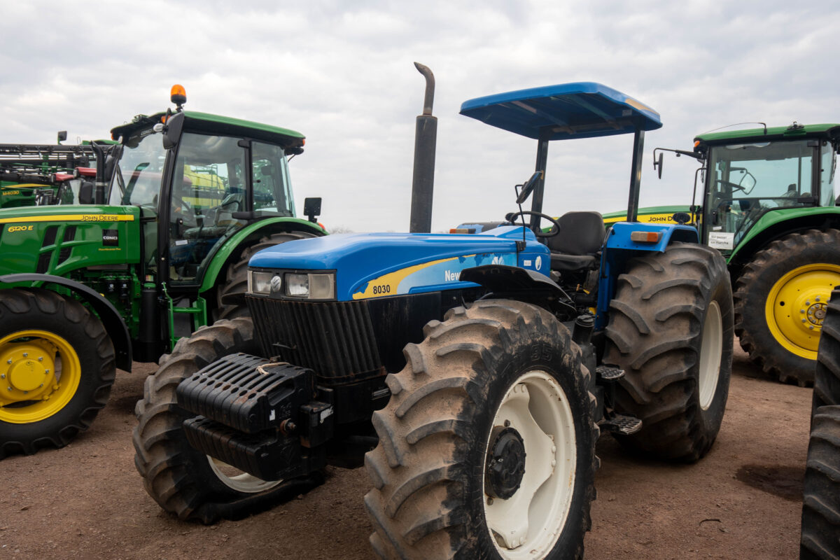 New Holland 8030