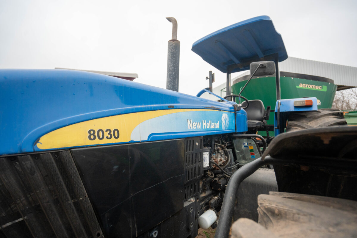 New Holland 8030