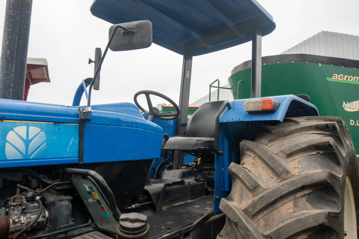 New Holland 8030