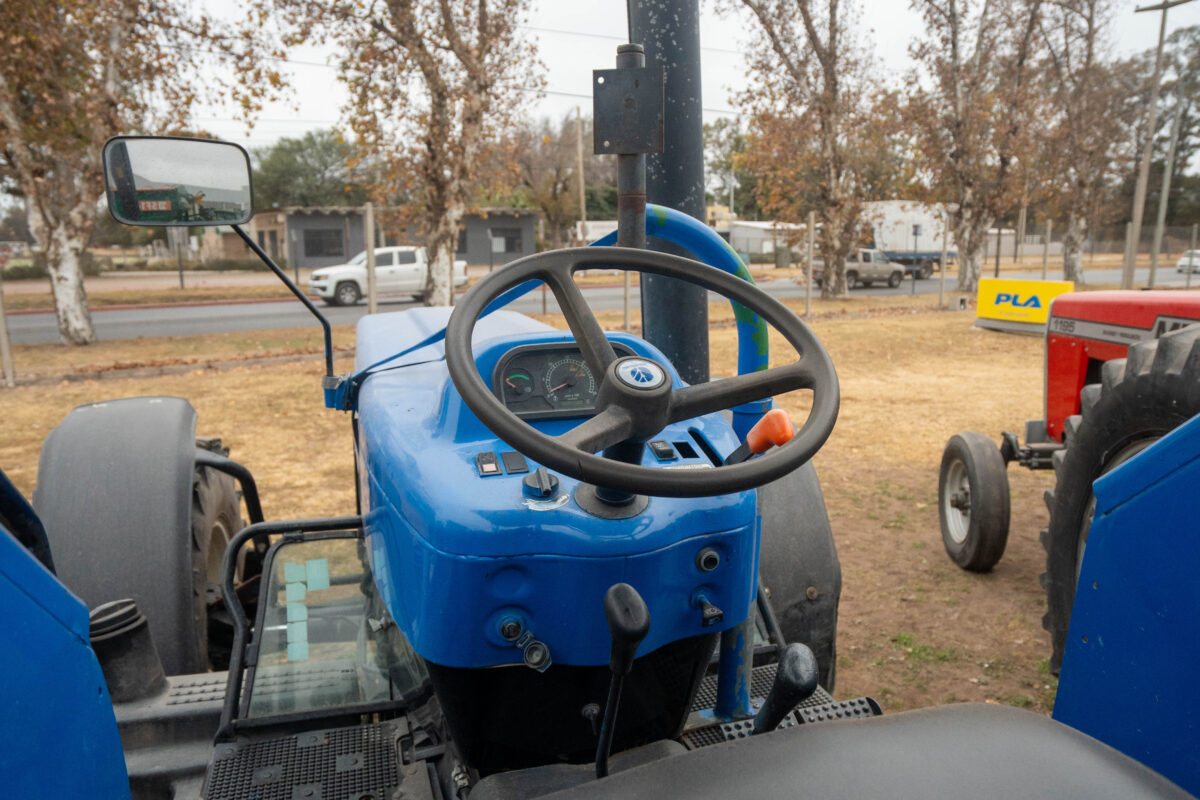 New Holland 8030