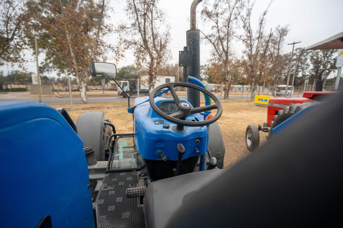 New Holland 8030