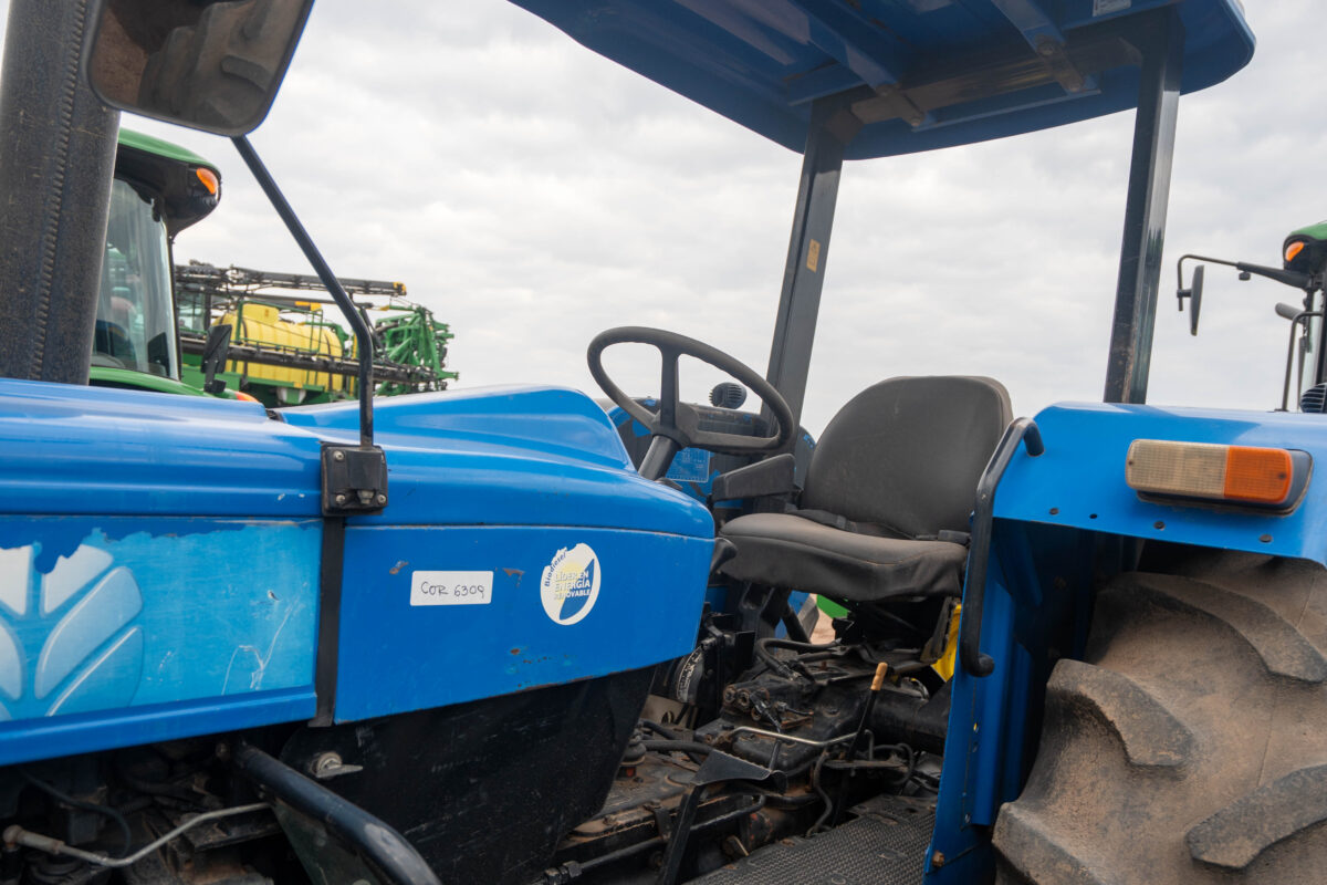 New Holland 8030