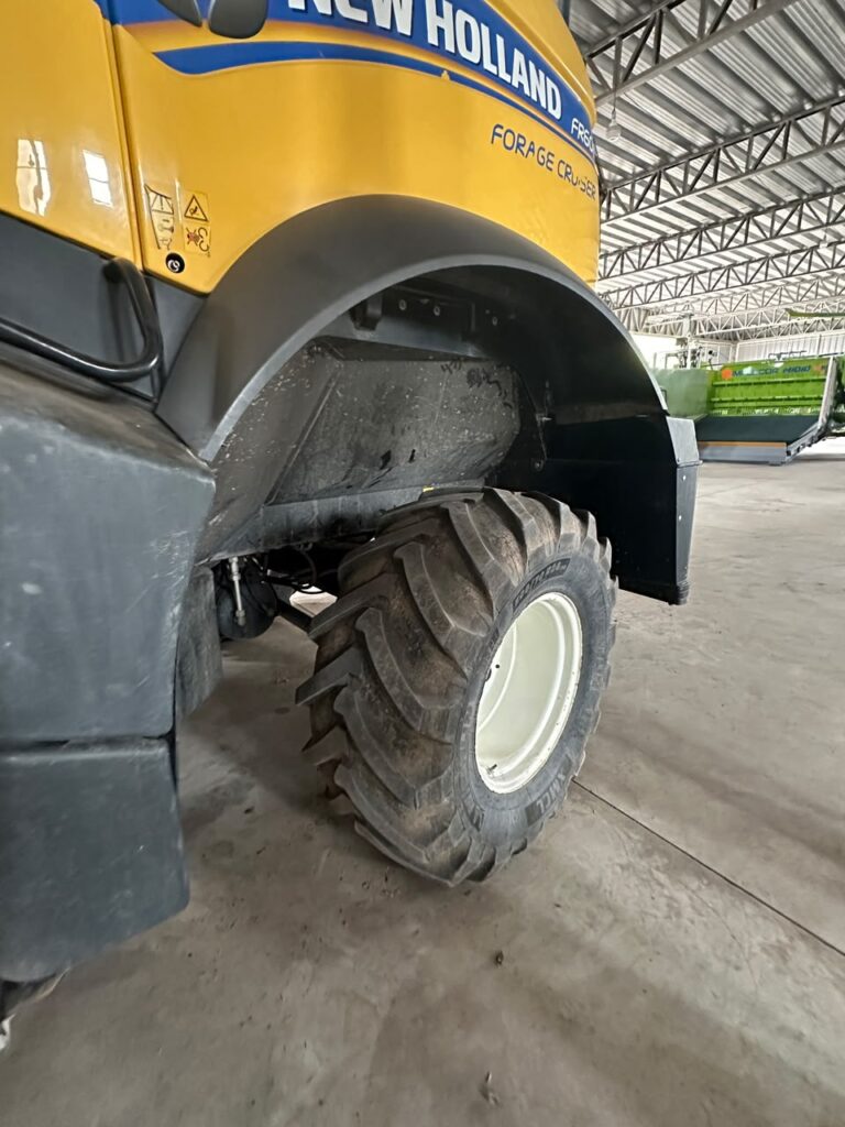 New Holland FR600