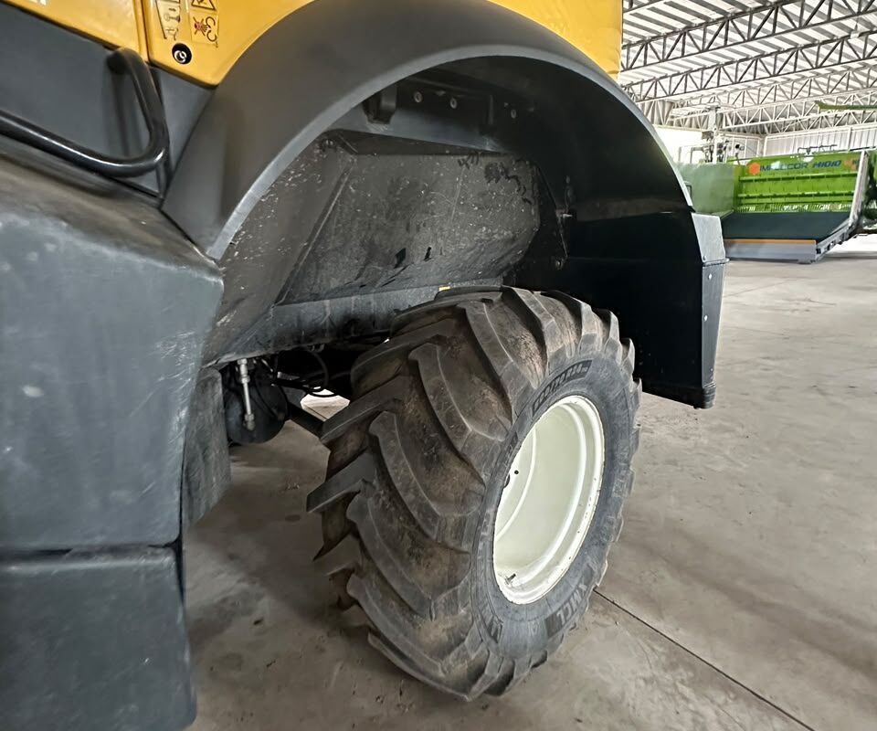 New Holland FR600