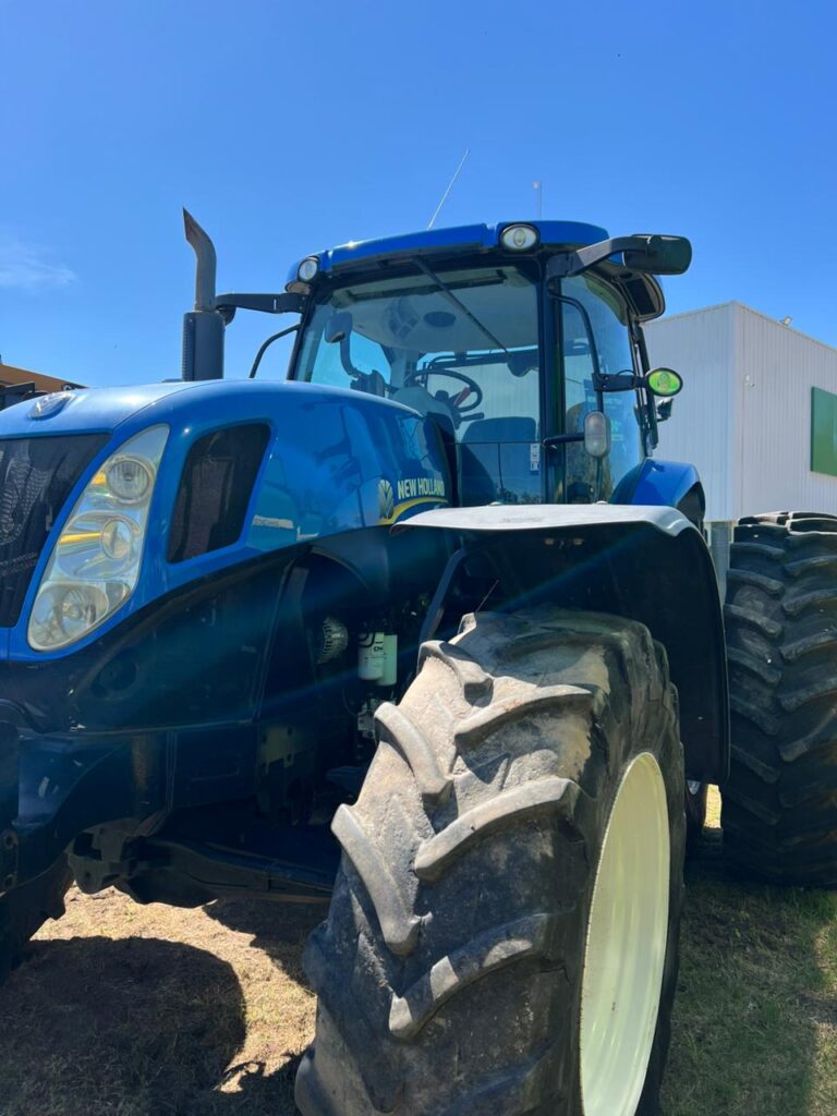 New Holland T7-240