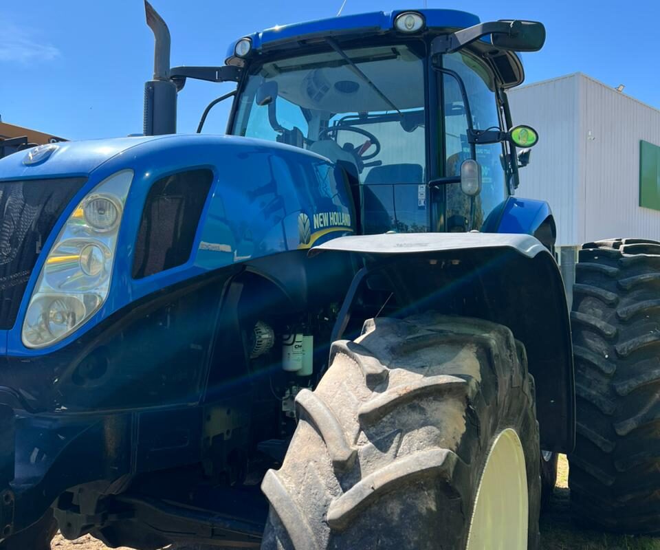 New Holland T7-240