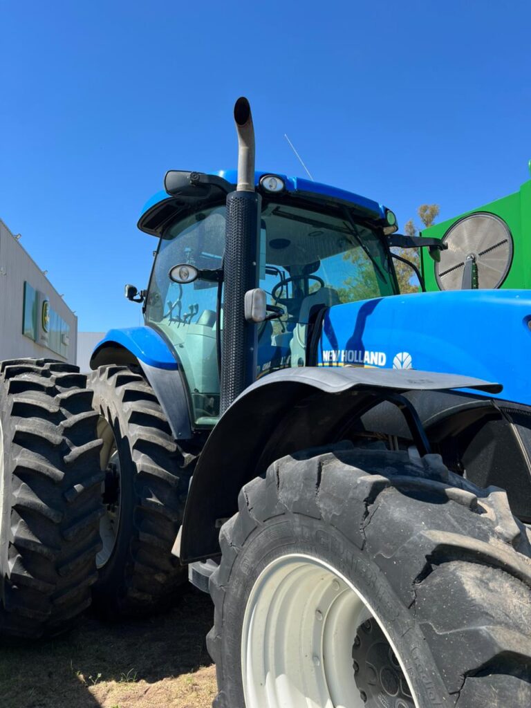 New Holland T7-240