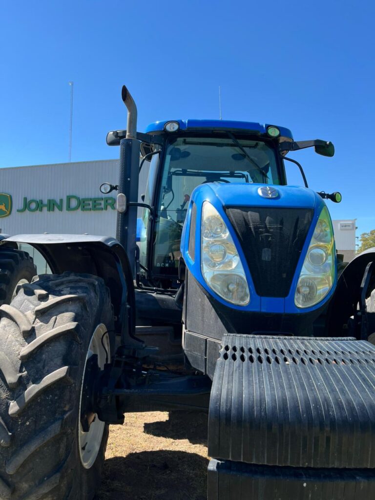 New Holland T7-240