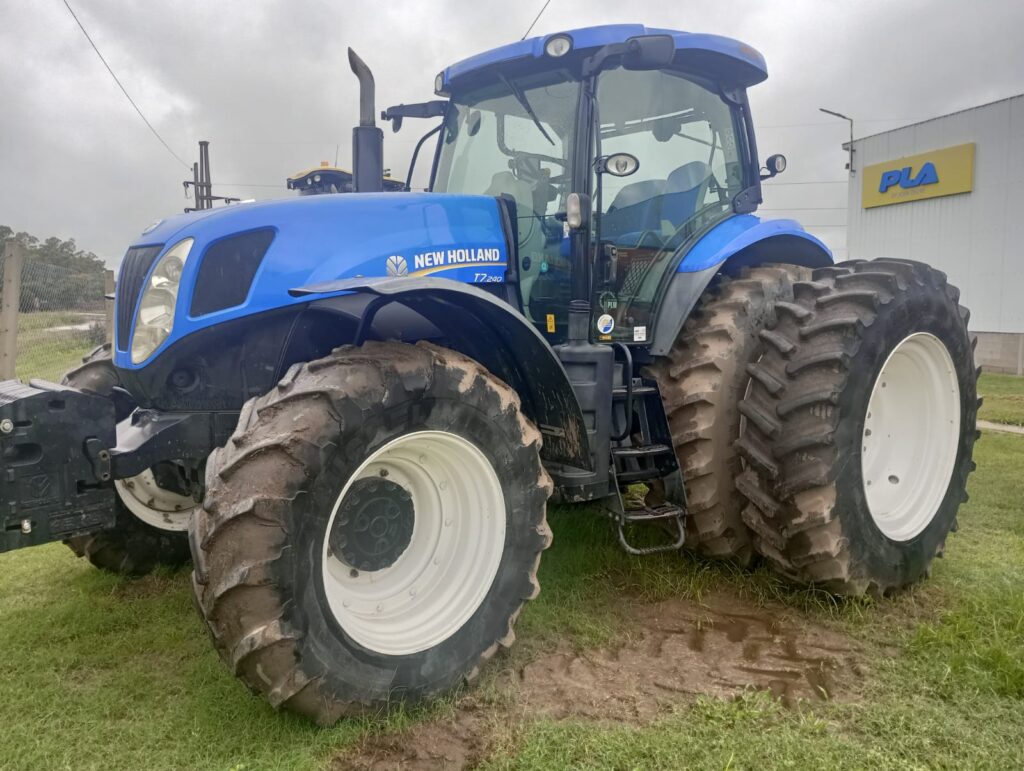 New Holland T7-240