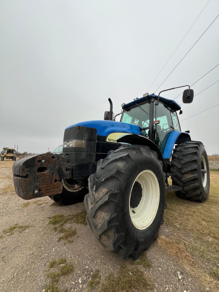 New Holland TM7040