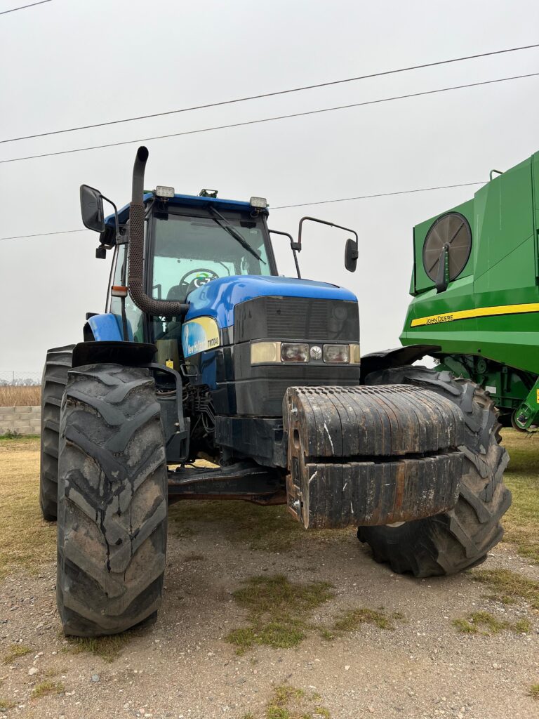 New Holland TM7040