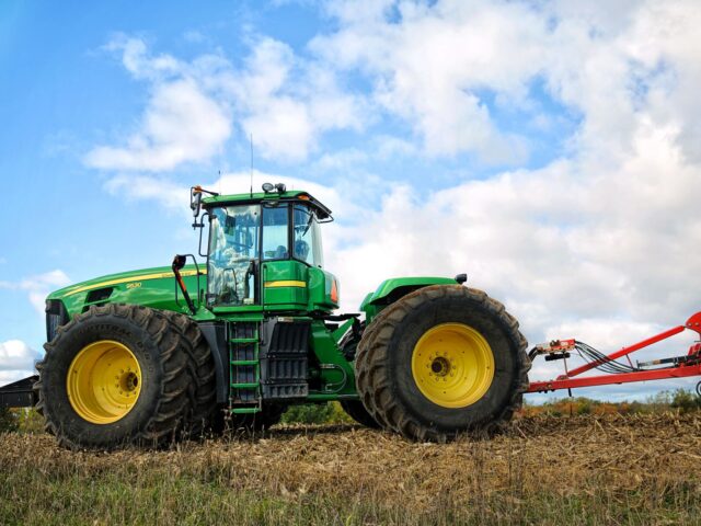 John Deere 7230J