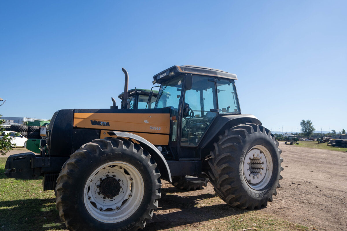 Valtra BH140