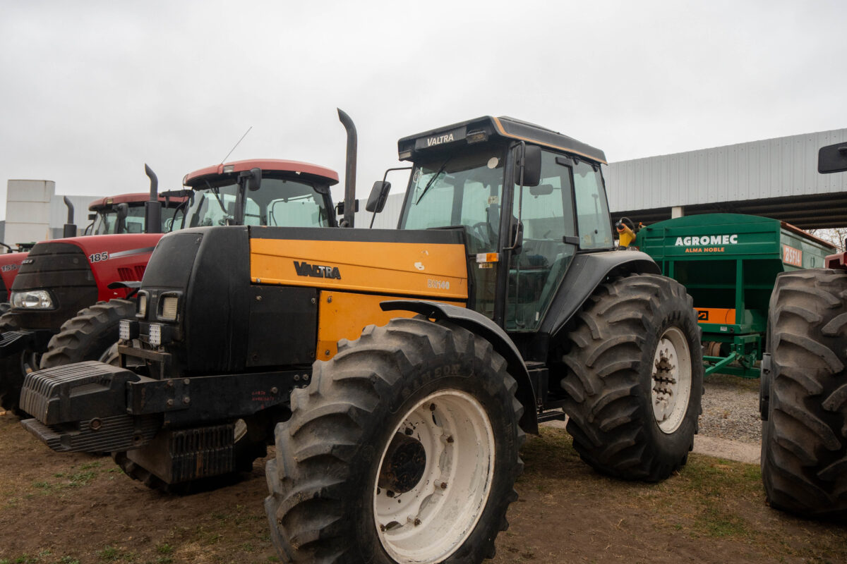 Valtra BH140