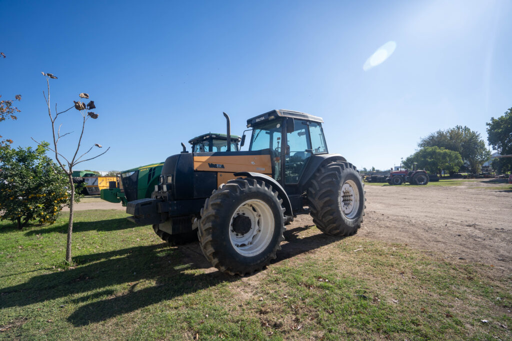 Valtra BH140